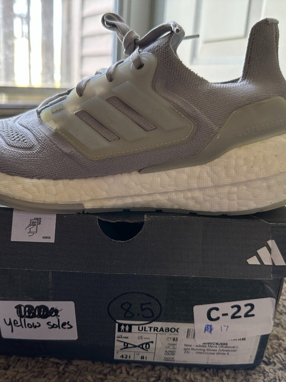 Adidas Ultraboost 22 Men's 8.5/Women's 9.5, Triple Grey (Some discoloration) - Picture 2 of 5